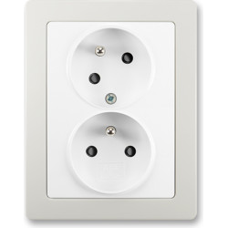 Zásuvka dvojnásobná...