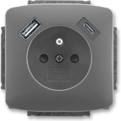 Zásuvka s USB nabíjením...