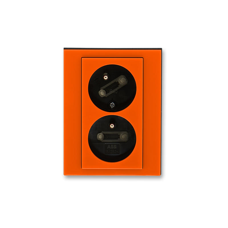 ABB 5513H-C02357 66 Zásuvka dvojnásobná s ochr. kolíky, s clonkami, s natočenou dutinou, oranžová/kouř. černá